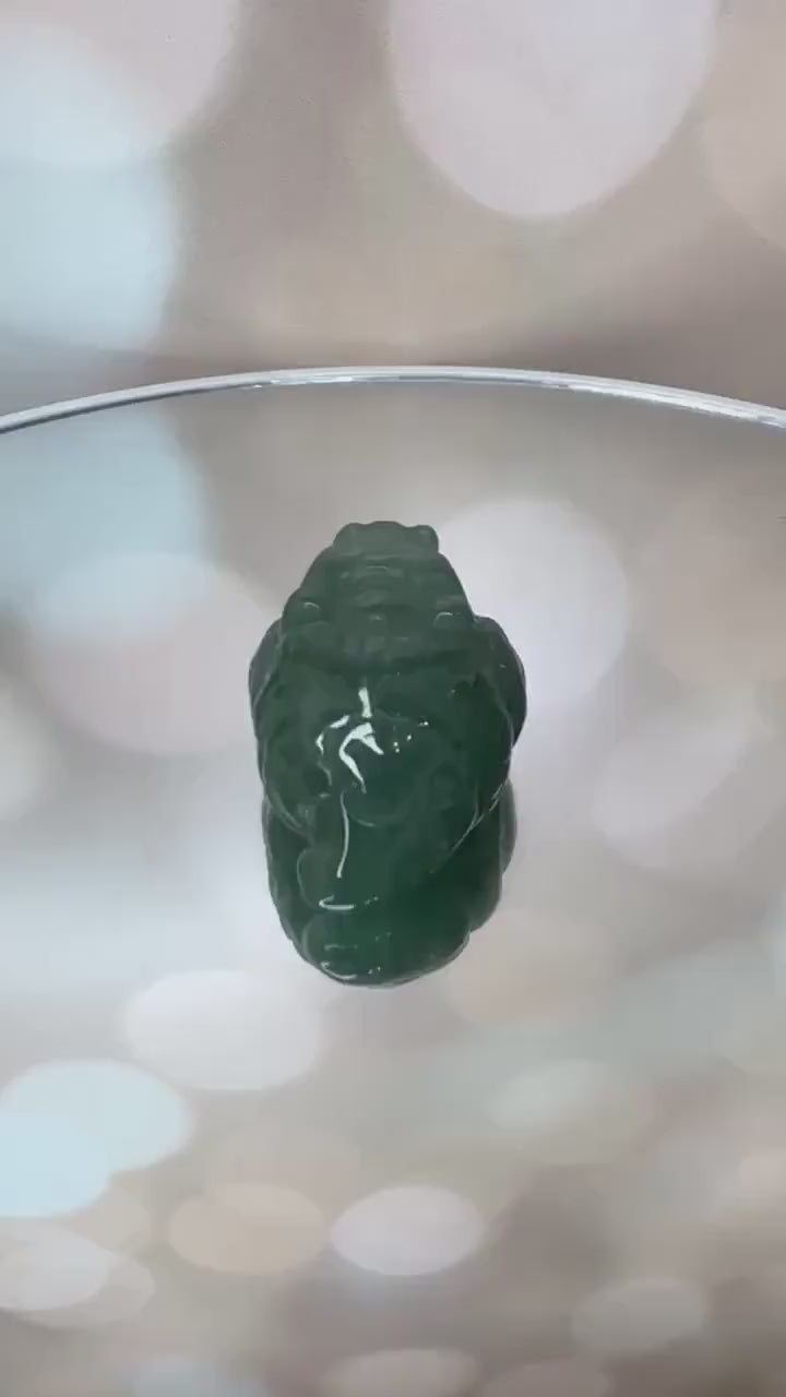 Mini Money Toad in Green Aventurine Master Carved | Pocket size