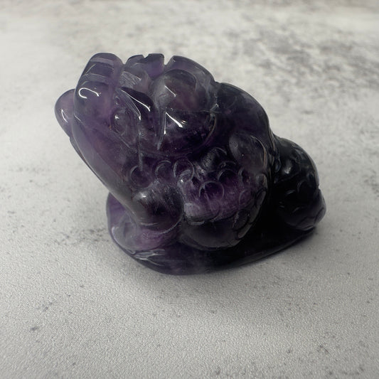 Adorable Mini Money Toad Master Carved In Amethyst | Pocket size
